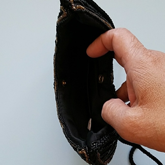 💥SALE💥BLACK KIDNEY SHAPED BEADED EVENING BAG - Picture 4 of 7